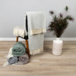 WOOOL Plaid - KUUSI (Grau) – Bild 3